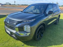 2024 Mitsubishi Outlander Black Edition