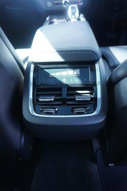 2023 Volvo XC60 Ultimate B5 Bright