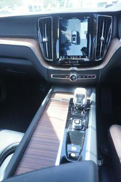 2023 Volvo XC60 Ultimate B5 Bright