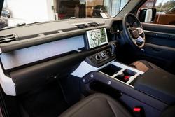 2025 Land Rover Defender 110 D350 X-Dynamic SE