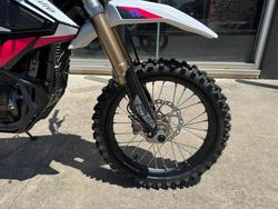 2025 Sur-ron 2025 SURRON Hyper Bee PINK