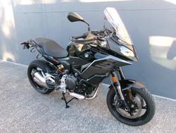 2025 BMW Motorrad F 900 XR TRIPLE BLACK Black storm metallic. (18-01)