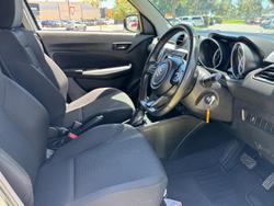 2022 Suzuki Swift GL AZ Series II Pure White