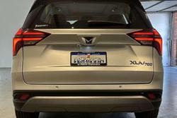 2025 Mahindra XUV700 AX7L