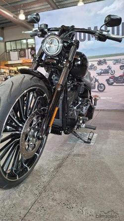 2025 Harley-davidson FXBR BREAKOUT (117) Vivid Black