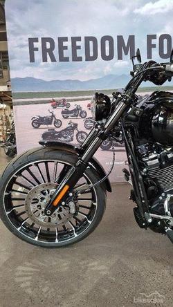 2025 Harley-davidson FXBR BREAKOUT (117) Vivid Black