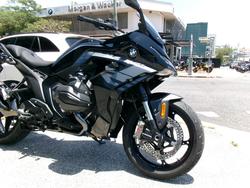 2026 BMW Motorrad 2026 BMW 1300CC R 1300 RS Triple Black BLACK STORM METALLIC