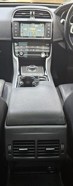 2016 Jaguar XE 25t R-Sport X760 MY17 Cosmic Black