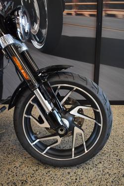 2023 Harley-davidson FLSB SPORT GLIDE (107) VIVID BLACK