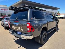 2020 Toyota Hilux HILUX 4x4 2.8L DSL D/C 6AT SR5 2L70350 001