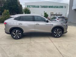 2025 MG HS Essence AS33 MY25 Cashmere Silver