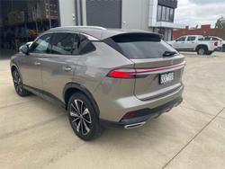 2025 MG HS Essence AS33 MY25 Cashmere Silver