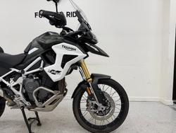 2024 Triumph TIGER 1200 RALLY PRO MATT KHAKI GREEN