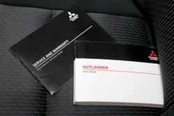 2023 Mitsubishi Outlander ES