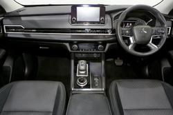 2023 Mitsubishi Outlander ES