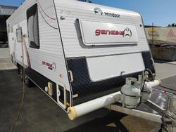 2013 Windsor 19.6Ft Couples Van Island Bed Separate Toilet And Shower