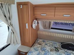 2013 Windsor 19.6Ft Couples Van Island Bed Separate Toilet And Shower