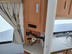 2013 Windsor 19.6Ft Couples Van Island Bed Separate Toilet And Shower