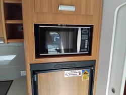 2013 Windsor 19.6Ft Couples Van Separate Toilet And Shower- Price Reduced