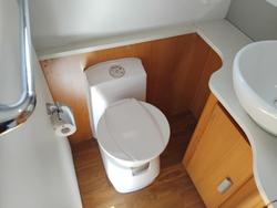 2013 Windsor 19.6Ft Couples Van Island Bed Separate Toilet And Shower