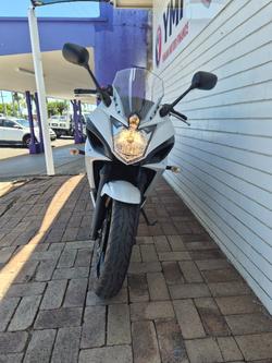 2013 Yamaha FZ6R WHITE
