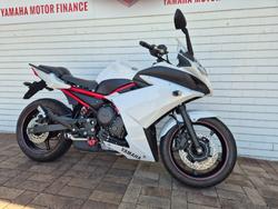 2013 Yamaha FZ6R WHITE