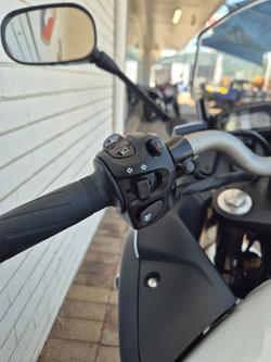 2013 Yamaha FZ6R WHITE