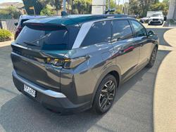 2025 Peugeot 5008 GT Premium Hybrid