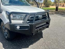 2023 Toyota Hilux SR