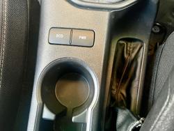 2023 Toyota Hilux SR