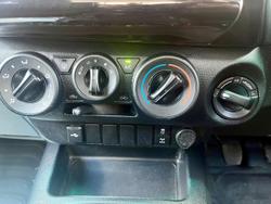 2023 Toyota Hilux SR