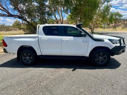 2023 Toyota Hilux SR