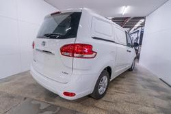 2025 LDV G10