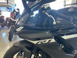 2023 Yamaha YZF-R1 R1 Black