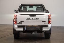 2025 Isuzu D-MAX BLADE