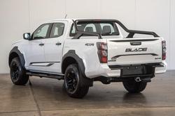 2025 Isuzu D-MAX BLADE