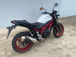 2022 Suzuki SV650 RED/WHITE