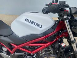 2022 Suzuki SV650 RED/WHITE