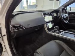 2020 Jaguar XE P300 R-Dynamic HSE