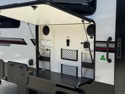 2025 Traveller Destination Track 13