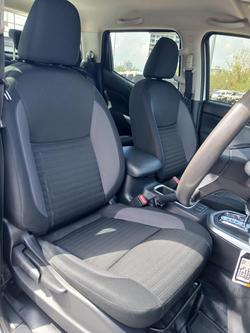 2021 Nissan Navara SL