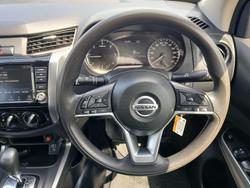 2021 Nissan Navara SL