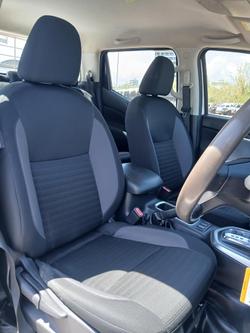 2022 Nissan Navara SL