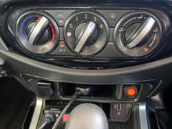 2022 Nissan Navara SL