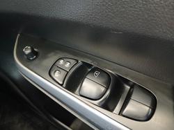 2022 Nissan Navara SL