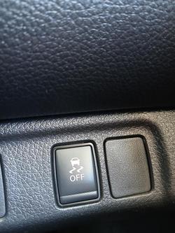 2022 Nissan Navara SL