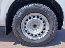 2022 Nissan Navara SL