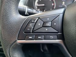 2022 Nissan Navara SL