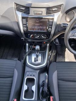 2022 Nissan Navara SL