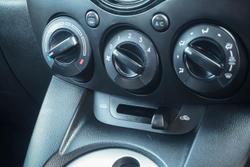 2014 Mazda 2 Neo Sport